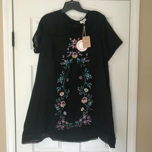 Umgee boutique large shift dress embroidered